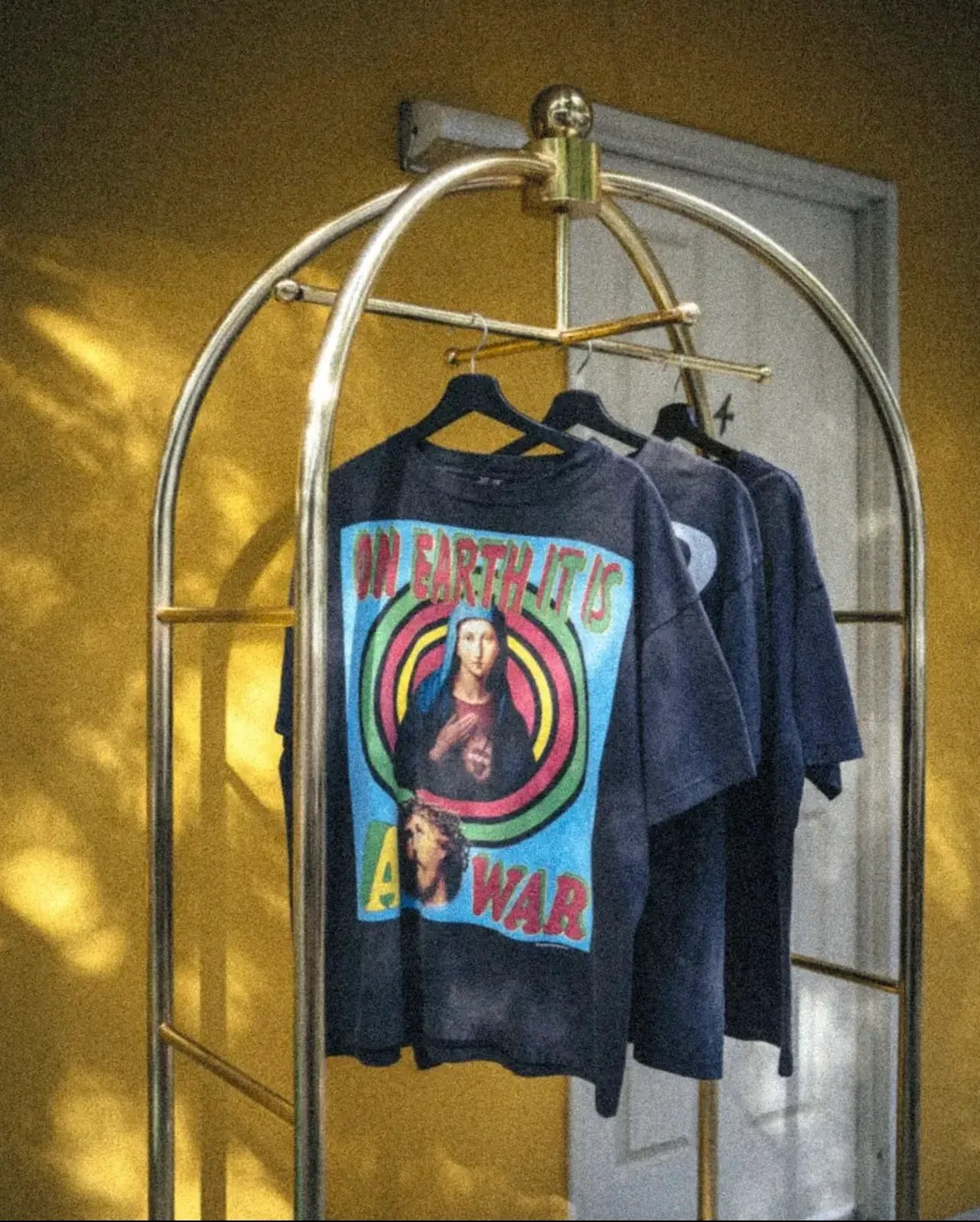 SAINT MICHAEL SS TEE/ON EARTH/BLK Jesus, Mary, Holy Infant Earth TEE Ready-to-wear Assut special piece dyeing, washed and distressed Vintage process, front and rear super complex super large printing, top purchasing agent technology